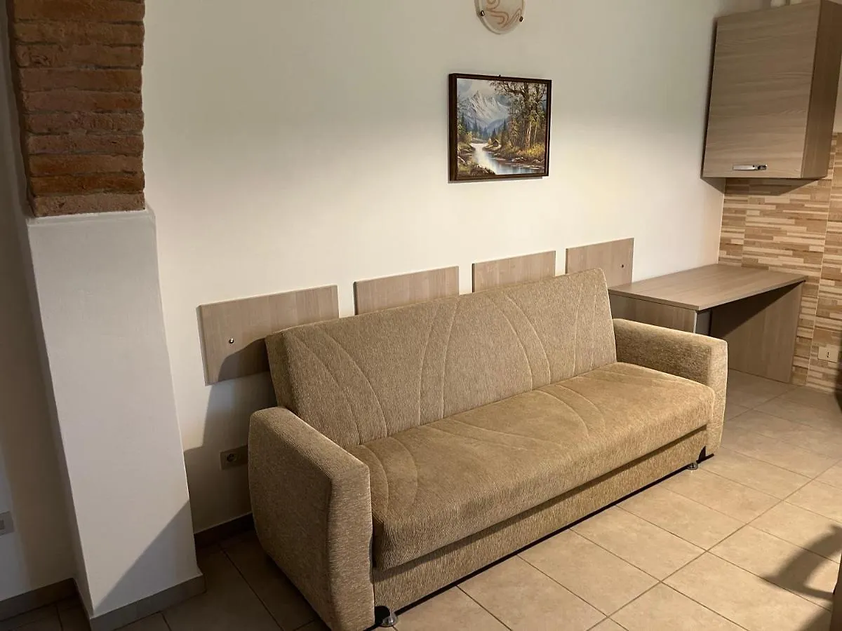 Holiday House La Rosa Terricciola إيطاليا